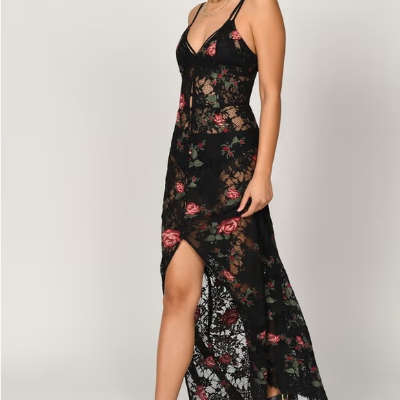 TOBI BLACK ROSE LACE DRESS - Picture 2 of 7